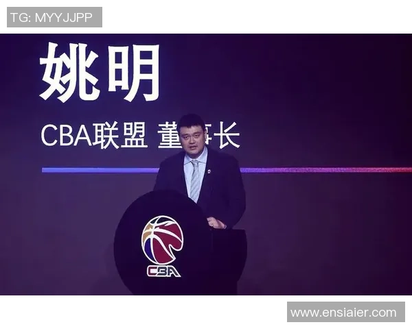 姚明在比赛中怒斥球迷坐下引发热议背后的深层次原因分析