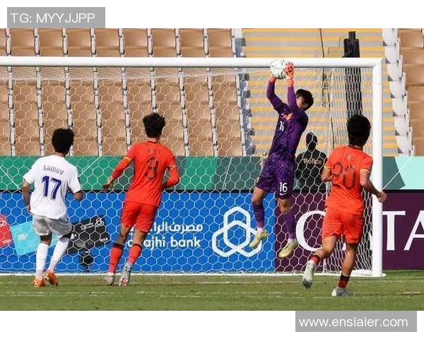 中超激战那不勒斯与波尔图平局点球大战引发全场热烈反响 中超激战那不勒斯与波尔图平局点球大战引发全场热烈反响