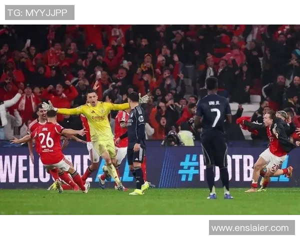 国米逆转本菲卡五比一精彩战役全场沸腾瞬间回顾与分析 国米逆转本菲卡五比一精彩战役全场沸腾瞬间回顾与分析