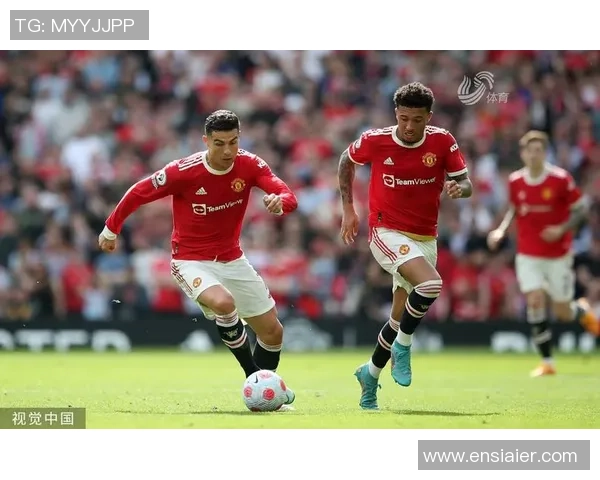 意甲激情对决曼联大胜尤文图斯帽子戏法点燃全场热情 意甲激情对决曼联大胜尤文图斯帽子戏法点燃全场热情