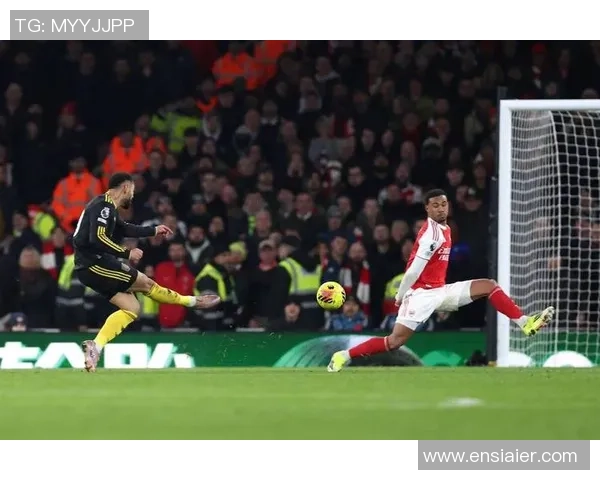 欧冠大战：阿森纳大胜曼城乌龙球成比赛转折点全场沸腾